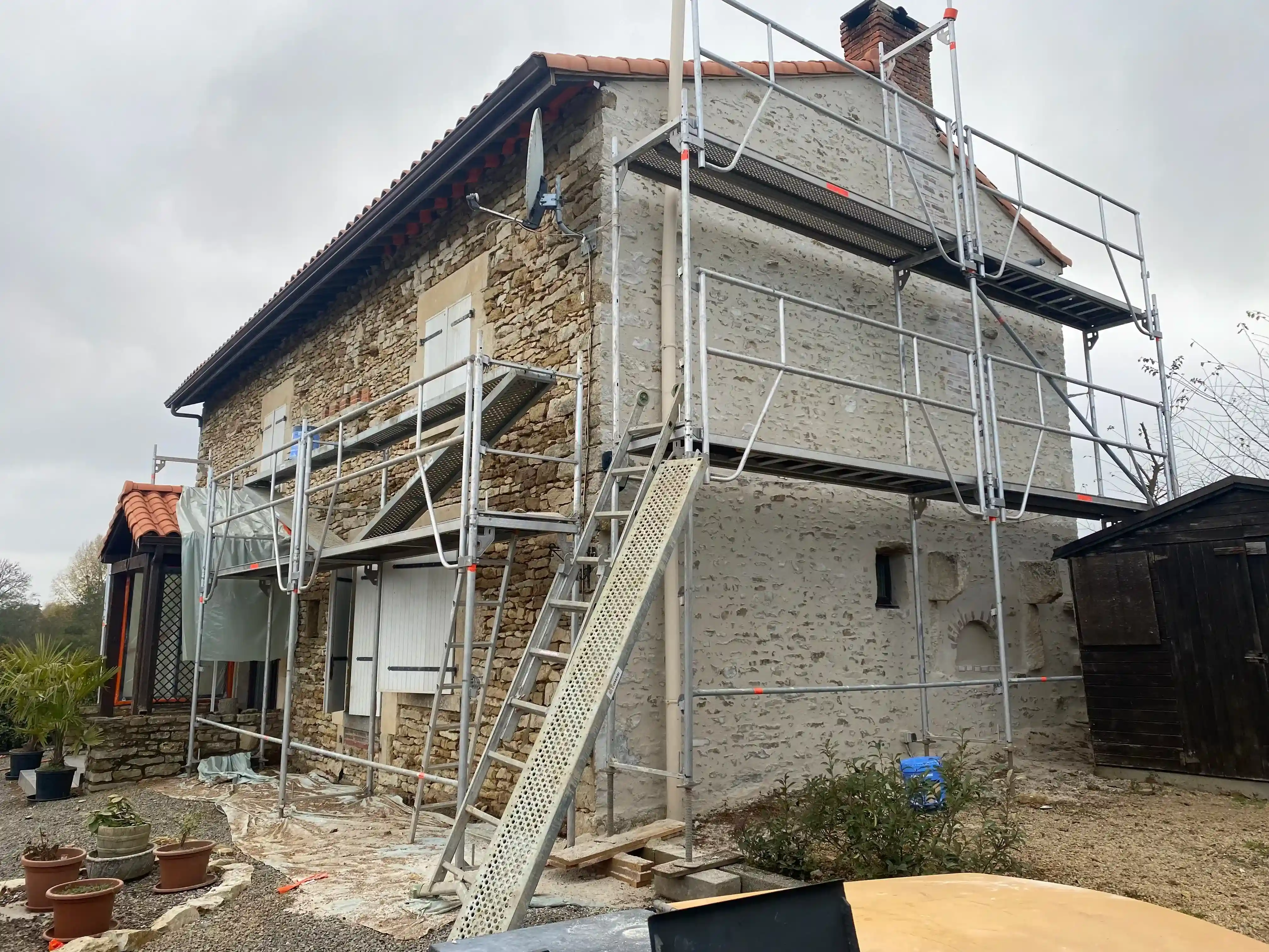 Chantier ravalement de façade, Brest et Finistère - Solutions & Rénovations